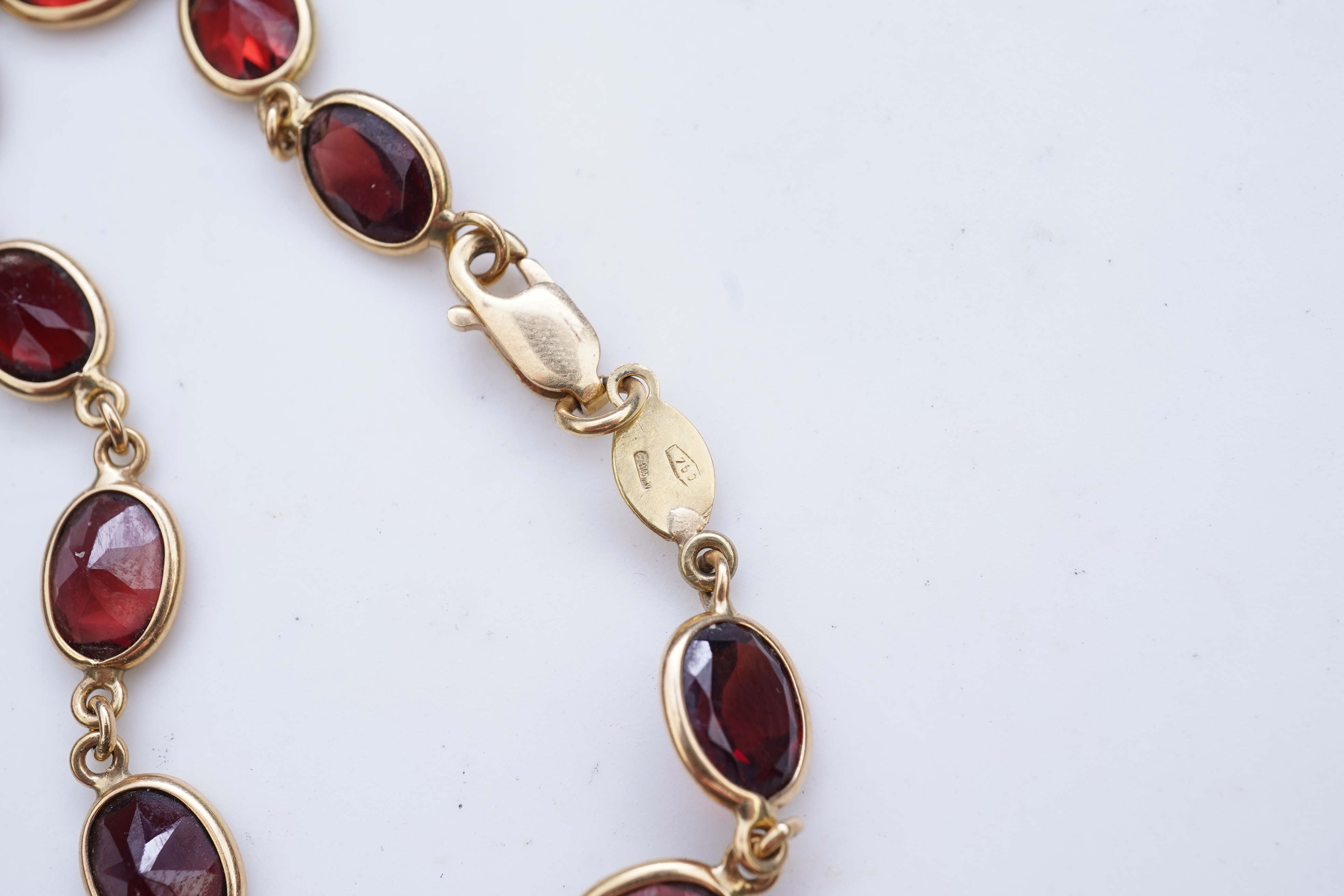 A garnet necklace